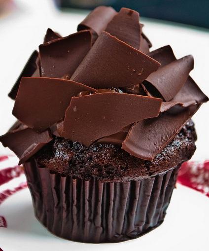 Chocolate Peanut Butter Cupcake