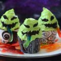 oogie-boogie-gummy-worm-cupcakes